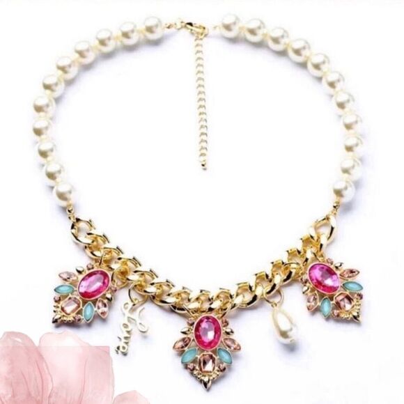 Designer Quality Crystal and Sim Pearl Necklace - Picture 8 of 8